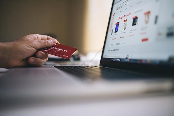Kopen op afbetaling bij webshops leidt tot onoverzichtelijke schulden